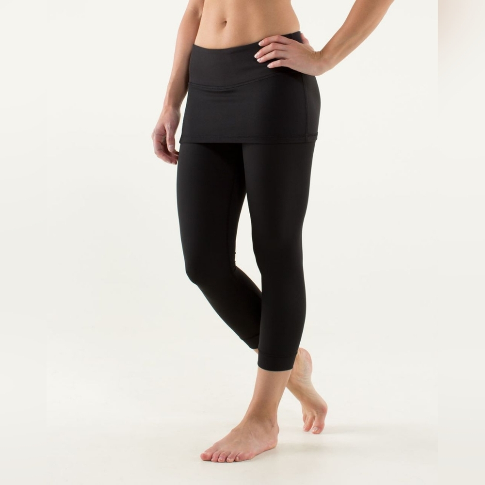 Lululemon A Go Go Skirt Crop 23" Size 6